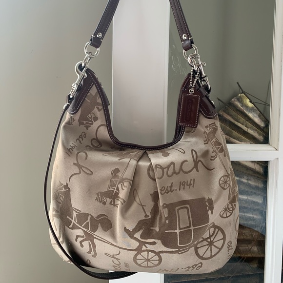 Coach Signature Cloth & Leather Purse - Picture 3 of 16